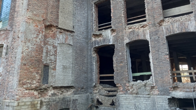 Manufaktuuri välisseinte tugevdustööd ja kahjustatud müüride taastamine