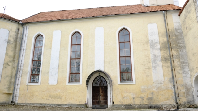 Põltsamaa Niguliste kiriku fassaadi ja tornikiivri restaureerimistööd